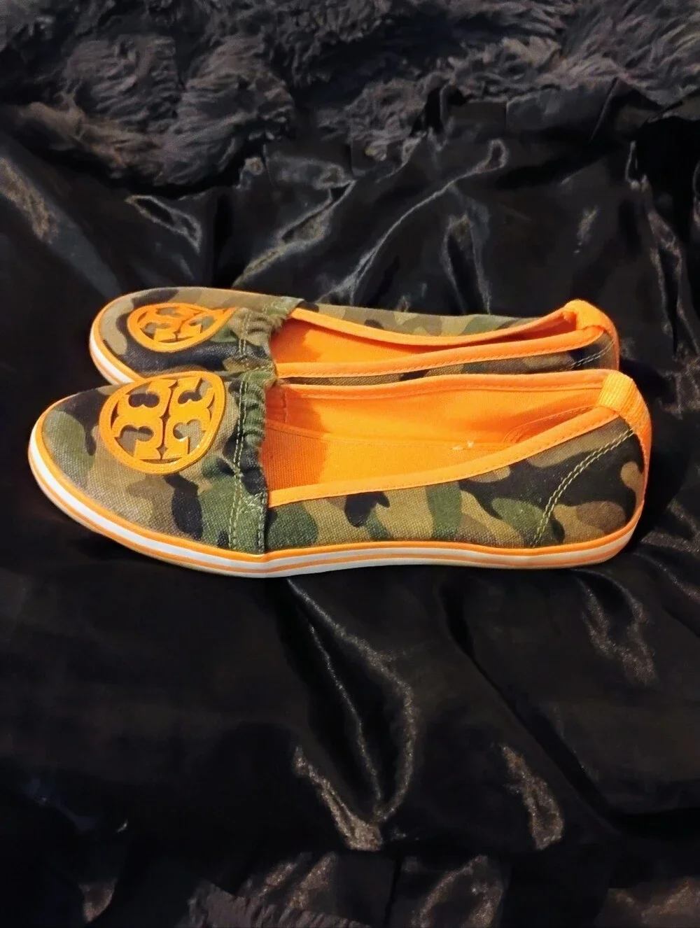 Women's Like New Rare Camaflage And Orange Tory Burch Slip On Flats U.S. Size 9